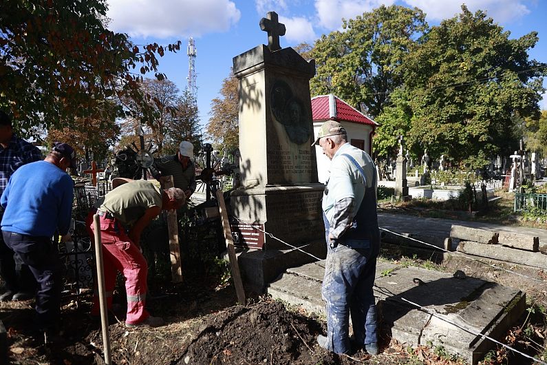 Vor fi reabilitate monumentele funerare din Focșani ale Maiorului