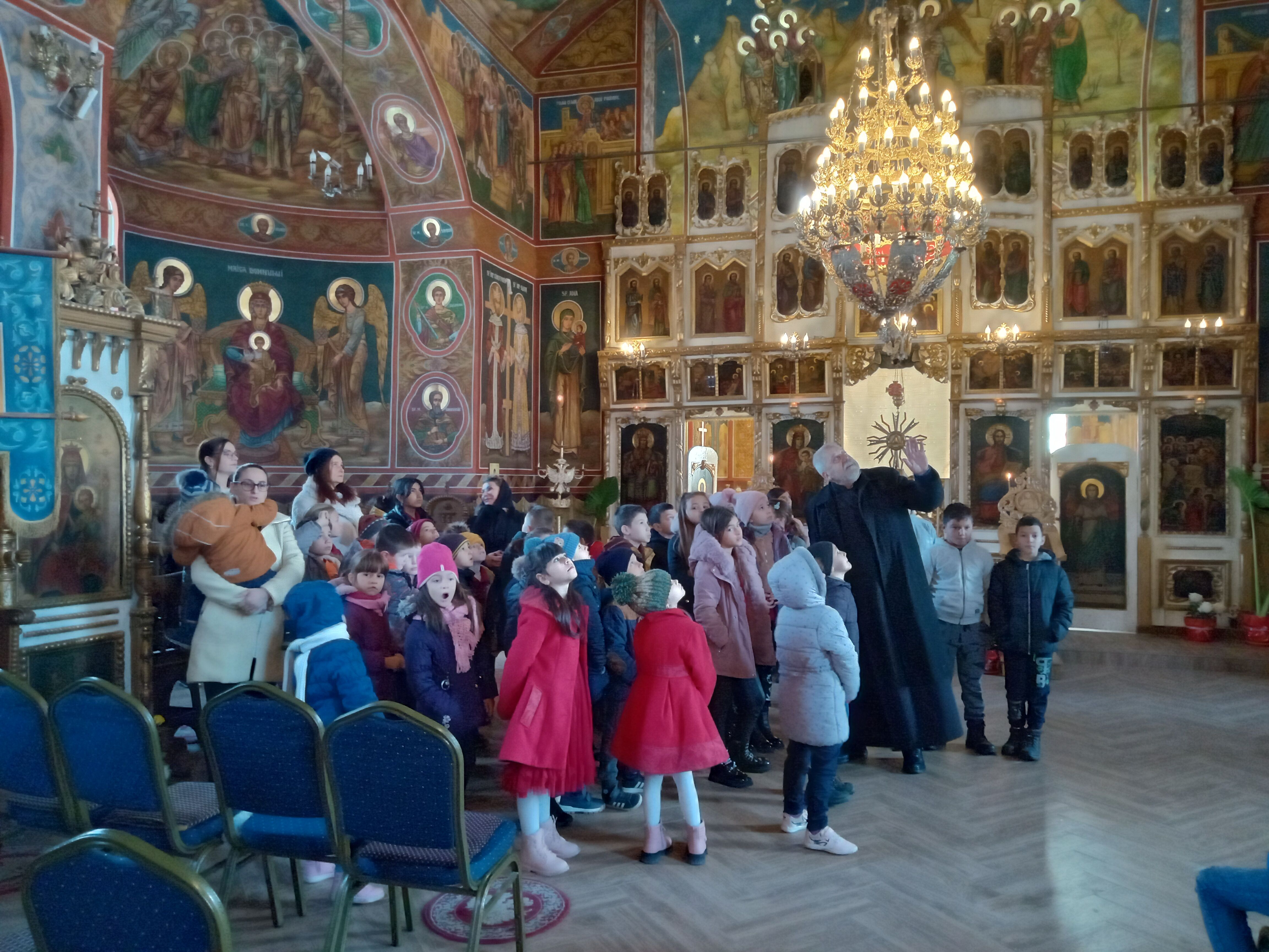 Foto Sf Ntul Ierarh Nicolae Celebrat De Elevii Din Garoafa Prin