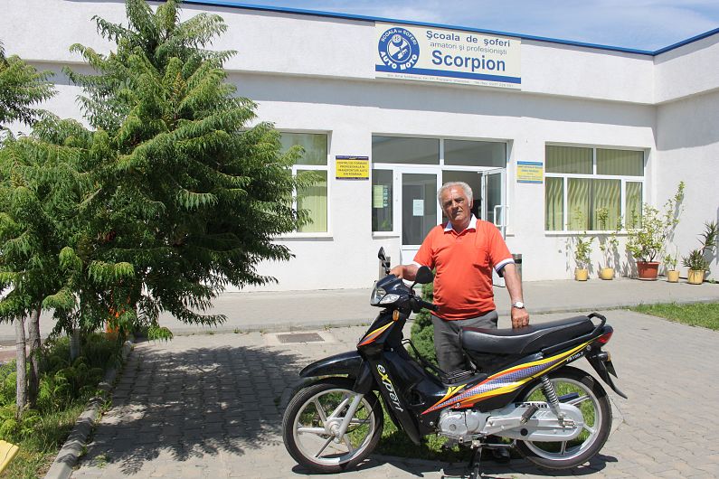 Advertorial La Scoala De Soferi Scorpion S A Dat Liber La Permisul Pentru Moped