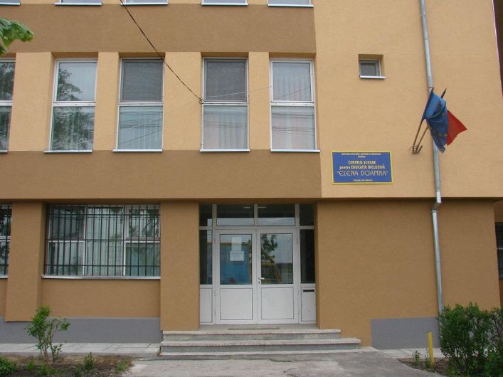 Sală De Cultură Din Donaţii La Csei Elena Doamna