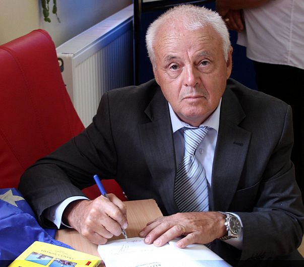 Profesorul Vasile Lefter este membru al Uniunii Ziariștilor Profesioniști (UZP) și colaborator al Ziarului de Vrancea