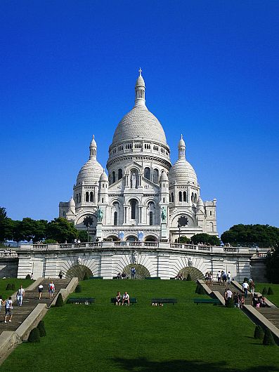  In 1919 este sfințită Bazilica Sacré-Cœur din Paris, construită în perioada 1875-1914.