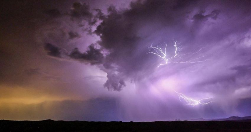 Cod portocaliu de furtuni severe în România! Vezi în articolul de mai jos localitățile din județul Vrancea afectate de avertizarea meteo ANM Sursa foto: Getty Images