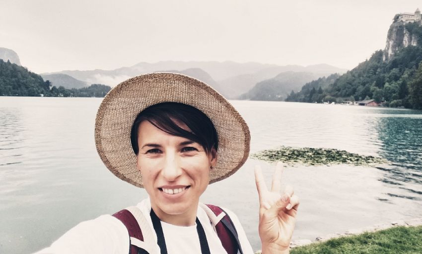 Cristina Ene Bărbosu (40 de ani), profesoară de limba română în comuna Sihlea, județul Vrancea.Foto:scoala9.ro