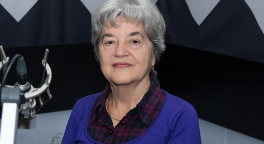 Doina Lemny ( foto), specialistă în opera lui Brâncuși și fost curator la Centrul Pompidou, va fi propusă Cetățean de Onoare al Municipiului Focșani.Este fiica profesorului de istorie Vasile Petrache și a învățătoarei Maria Petrache, o familie-simbol a școlii focșănene.Foto:radioromaniacultural.ro
