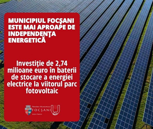 Foto:Materialul vizual al anunțului privind investiția în baterii de stocare a energiei la viitorul parc fotovoltaic din Focșani. Imaginea nu documentează stadiul lucrărilor.