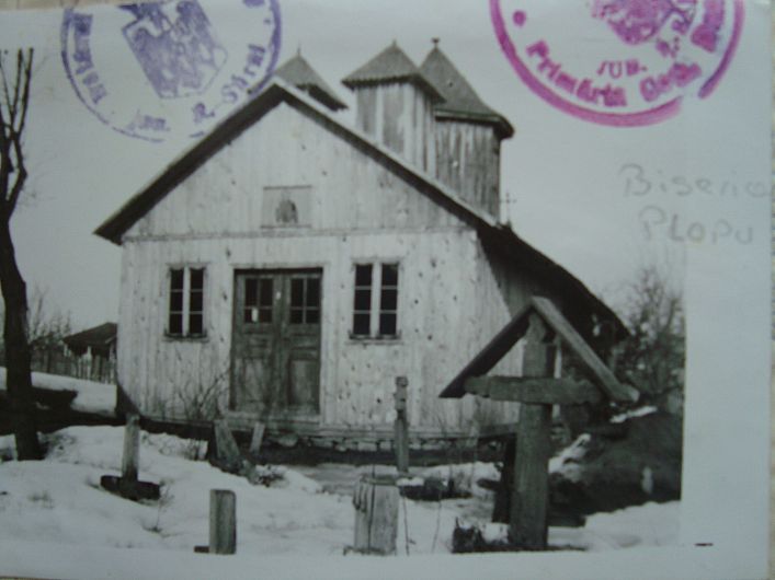 Biserica din satul Plopu, cumuna Gura Caliței