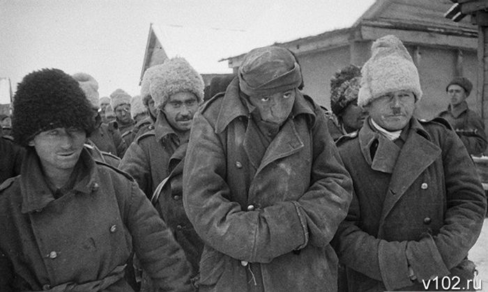 Prizonieri români la Stalingrad, februarie 1943. Credit foto:moldnova.eu