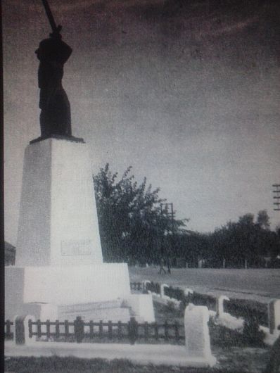 Monumentul istoric ”Statuia Victoriei” · Reper istoric Colecția Petru Mincu 