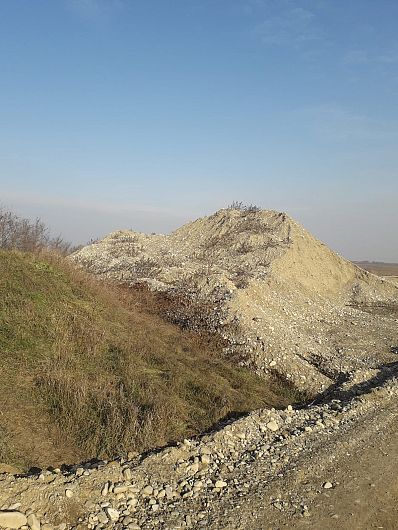 Exploatare agregate minerale (balastieră) S C Bitionfor SRL de pe teritoriul comunei Vânători locația Balta Raței-foto   2