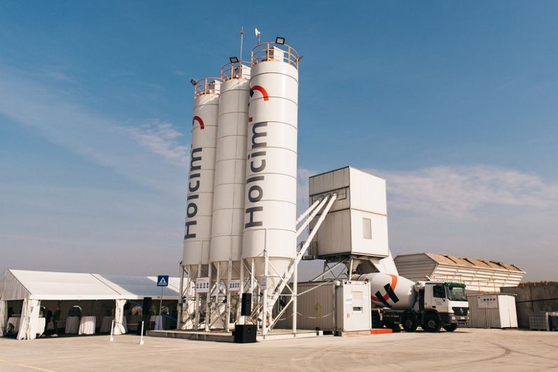 Holcim a investit peste 15 milioane euro în tehnologie la fabrica de BCA din Adjud, pentru creşterea capacităţii de producţiei.Foto:arhiva ZdV.Credit foto:news.ro