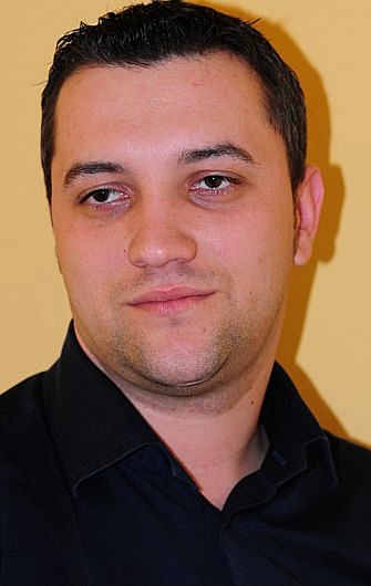  Dragoș Matișan este șeful Tineretului Social Democrat(TSD) Vrancea,organizația de tineret a Partidului Social Democrat(PSD)Vrancea