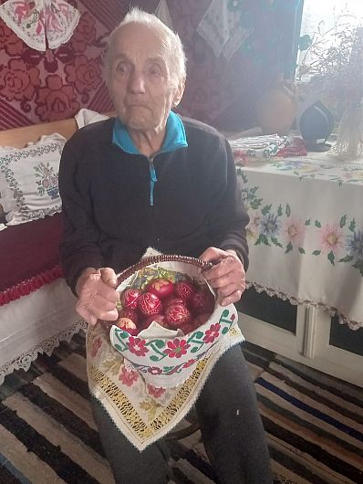 Dumitru Colniceanu (al lui Jâdănelu), a încondeiat de tânăr.Acum la 94 de ani și nu mai încondeiază dar fiica sa, Iftinca și fiul său, Ionel, i-au moștenit meșteșugul și cei doi frați îl practică și azi.