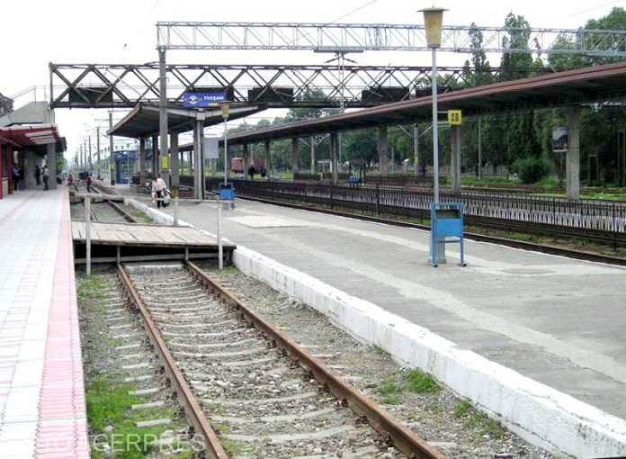 Pasarelă dinn gara Focșani.Foto:clubferoviar.ro