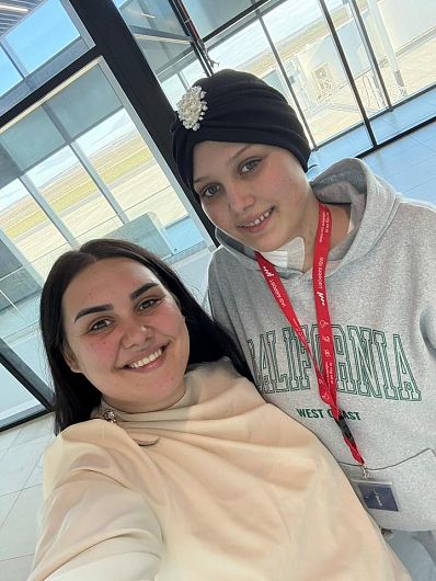 Patricia Cășuneanu cu sora sa Ioana.Foto contul de facebook Asociația Hope and Love for LIFE