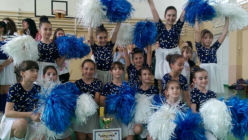 Foto 8:  Școala „Ion Basgan” Focșani – Premiul I la majorete ciclul primar
