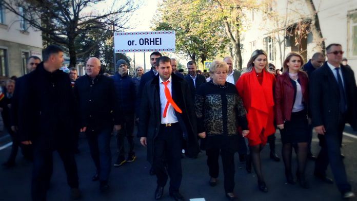 Ilna Șor, primarul Orheiului, în timpul defilării de ziua orașului. FOTO: Recorder