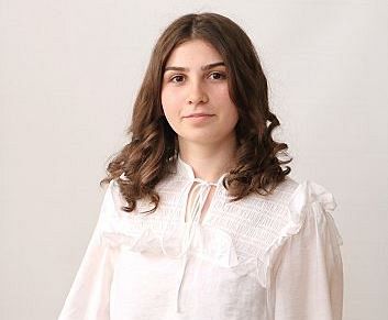 Ioana Iulia Panțuș  absolventă a Școlii Gimnaziale Paltin a obținut nota 9,80 la limba și literatura română, nota 10 la matematică și media generală 9,90, la Evaluarea Națională 2023;