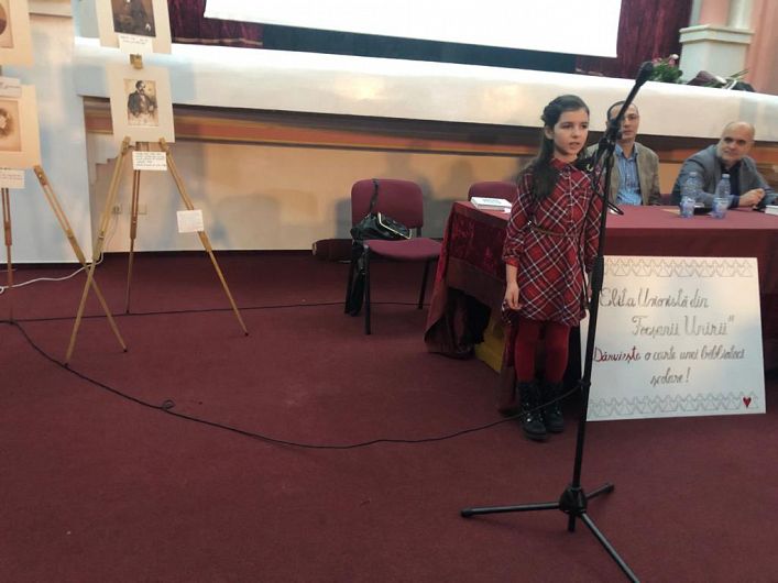 Măriuca Ciolpan, nepoata Silviei Vrînceanu Nichita, recitând poezia „Orașul amintirilor Focșani” de Florin Papazu