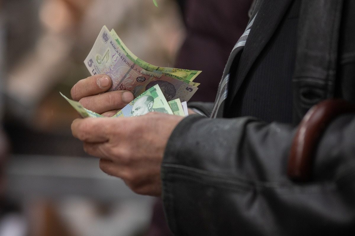 Pensionarii din Vrancea pot contesta în instanță deciziile de pensionare. Ce drepturi au și ce termen trebuie respectat