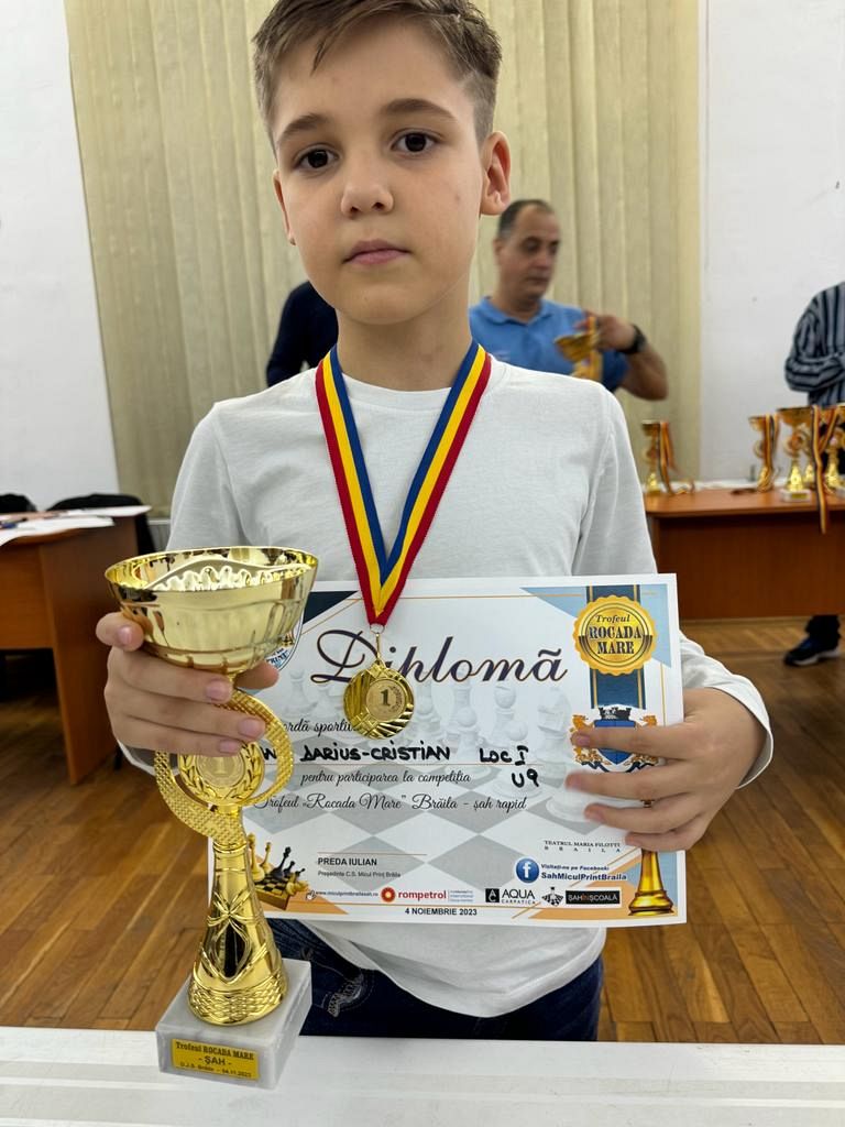 Derius Merius Vrânceanul Darius Crisian Pană, medaliat cu aur la competiția de șah de ...